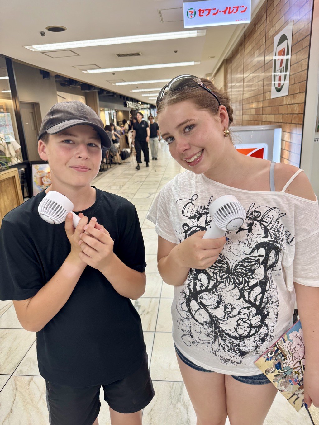 kids with their fans