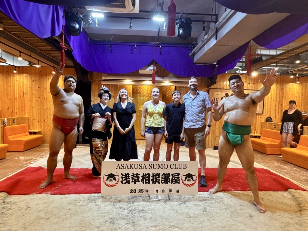 sumo experience family shot