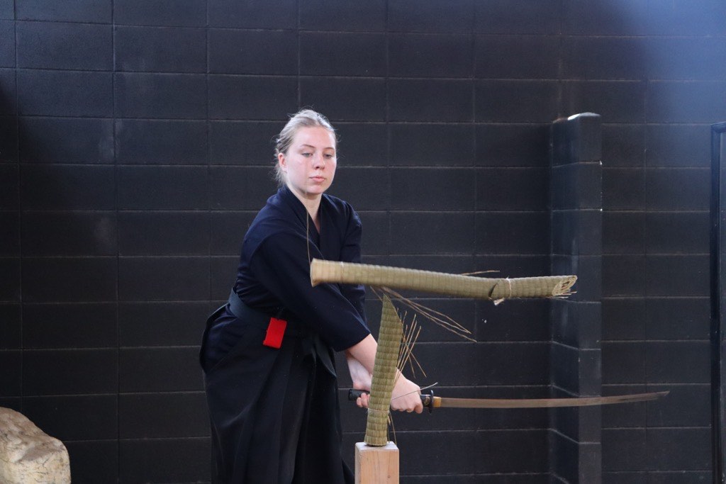 bella samurai chop